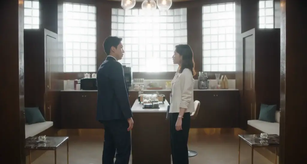 Adegan pengadilan menegangkan di episode 16 Extraordinary Attorney Woo