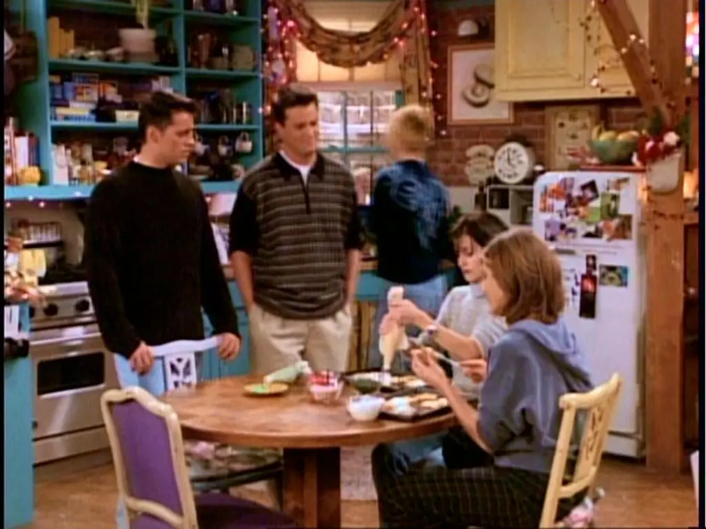 Foto Phoebe dan ayahnya dalam Friends season 7 episode 12