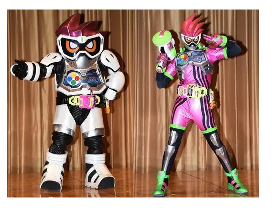 Cuplikan gambar dari Kamen Rider Ex-Aid episode 8