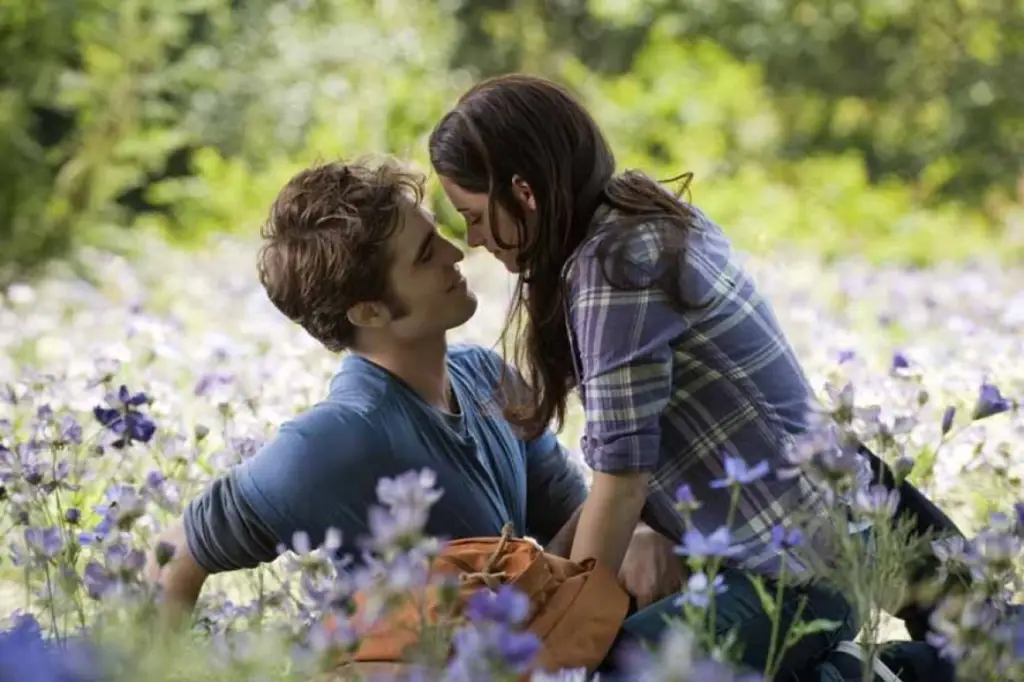 Bella dan Edward dalam film Twilight