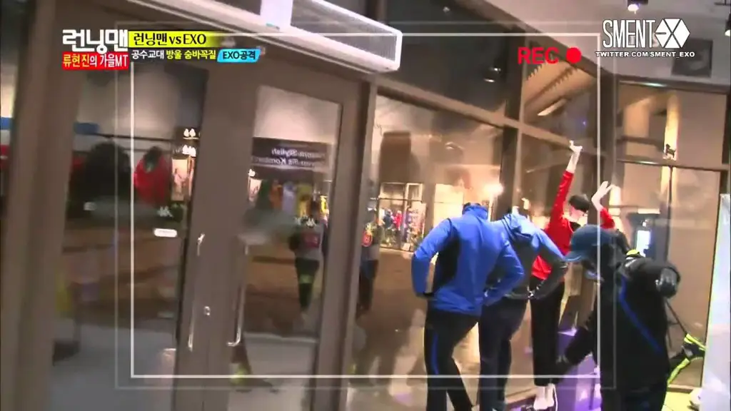 Momen seru EXO di Running Man Foto EXO saat bermain games di Running Man