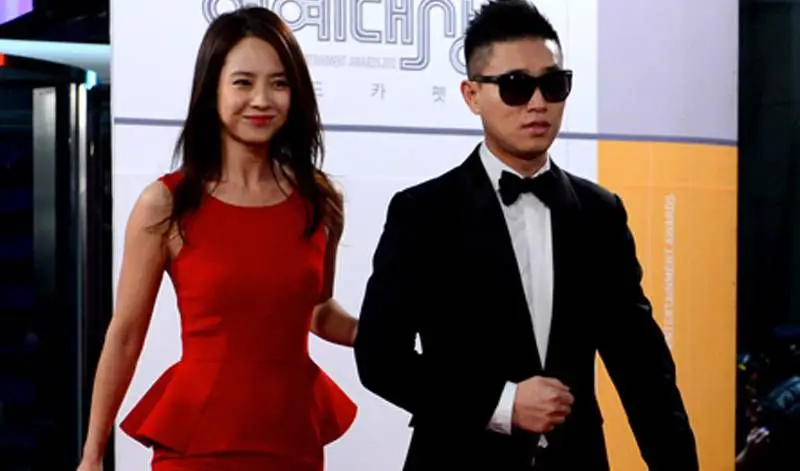 Gambar momen terbaik Song Ji Hyo dan Gary