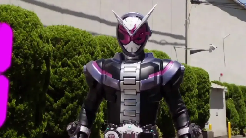 Kamen Rider Zi-O bertransformasi