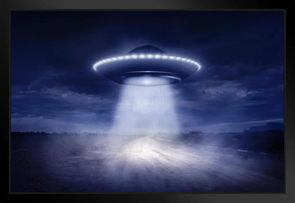 Mungkinkah Ini Kebenarannya? Ilustrasi pesawat ruang angkasa alien mendarat