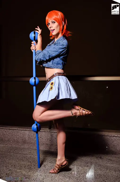 Cosplay Nami, Navigator dari Bajak Laut Topi Jerami