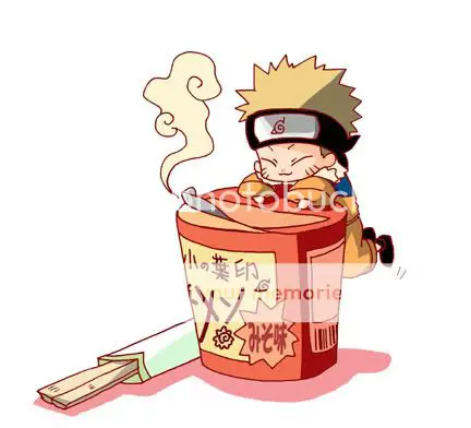 Naruto kecil sedang makan ramen dengan lahap