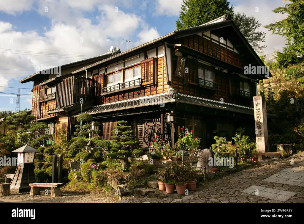 Rumah-rumah tradisional Jepang di dekat sungai Arakawa