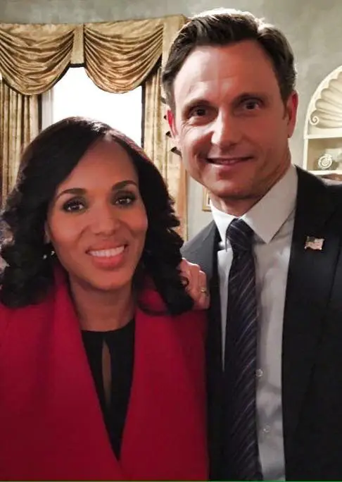 Olivia Pope dalam situasi sulit di Scandal