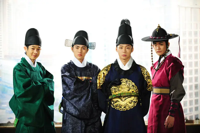 Para pemain drama Rooftop Prince