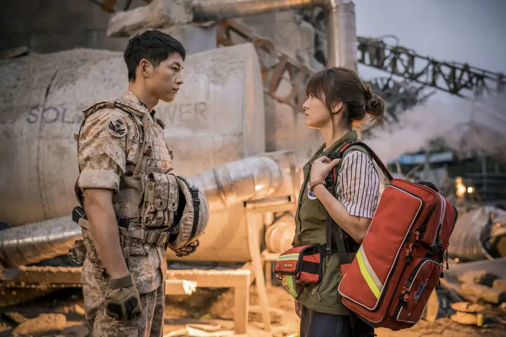 Para pemain Descendants of the Sun di episode 16