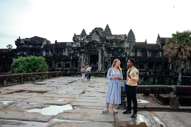 Wisatawan di Candi Angkor Wat