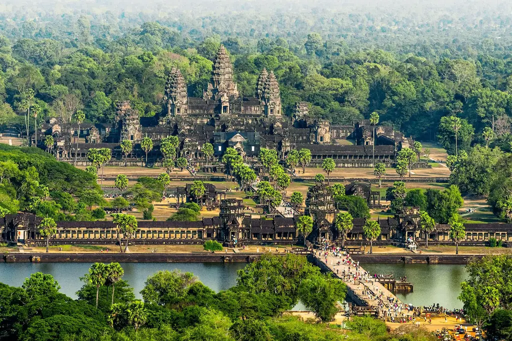 Candi Angkor Wat yang megah