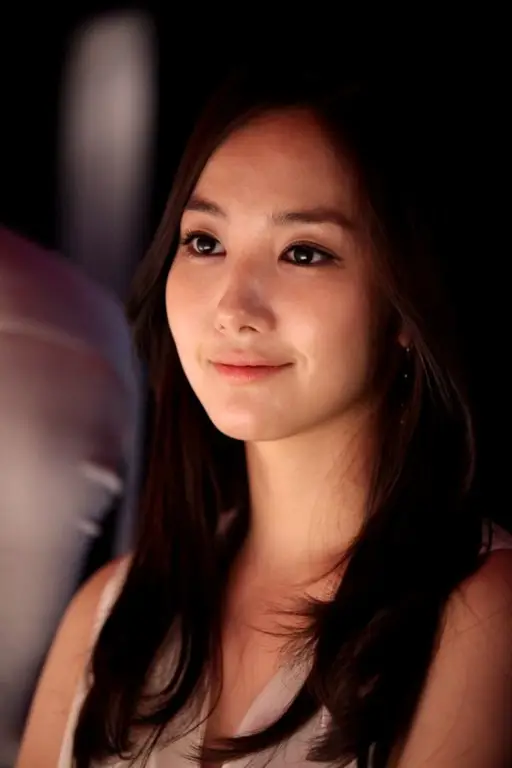 Park Min Young sebagai Kim Nana dalam drama City Hunter