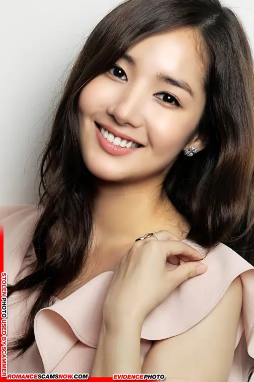 Park Min Young sebagai pemeran Kim Na Na