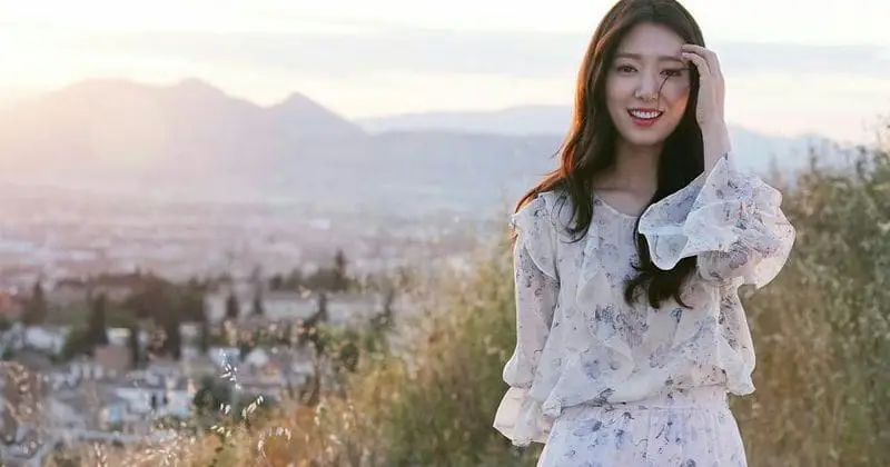 Park Shin Hye sebagai Jung Hee Joo