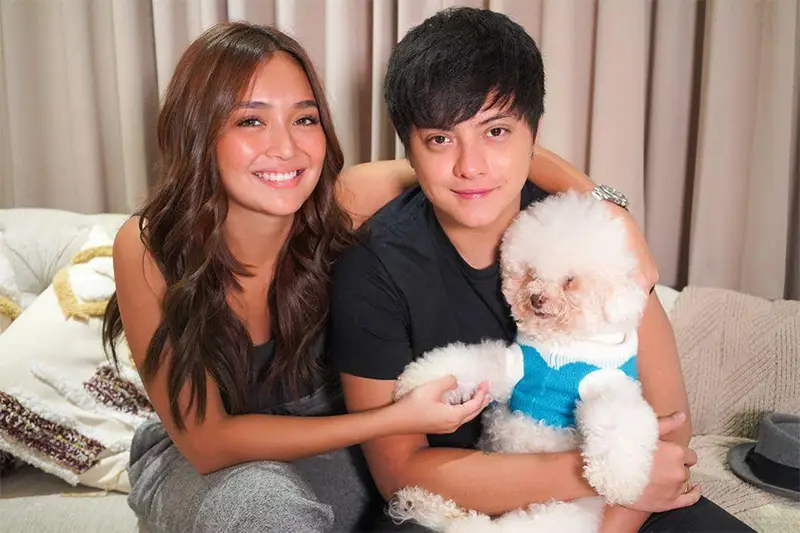 Foto Kathryn Bernardo dan Daniel Padilla sebagai Chichay dan Joaquin