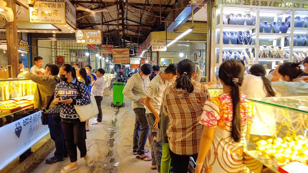 Suasana pasar tradisional di Kamboja