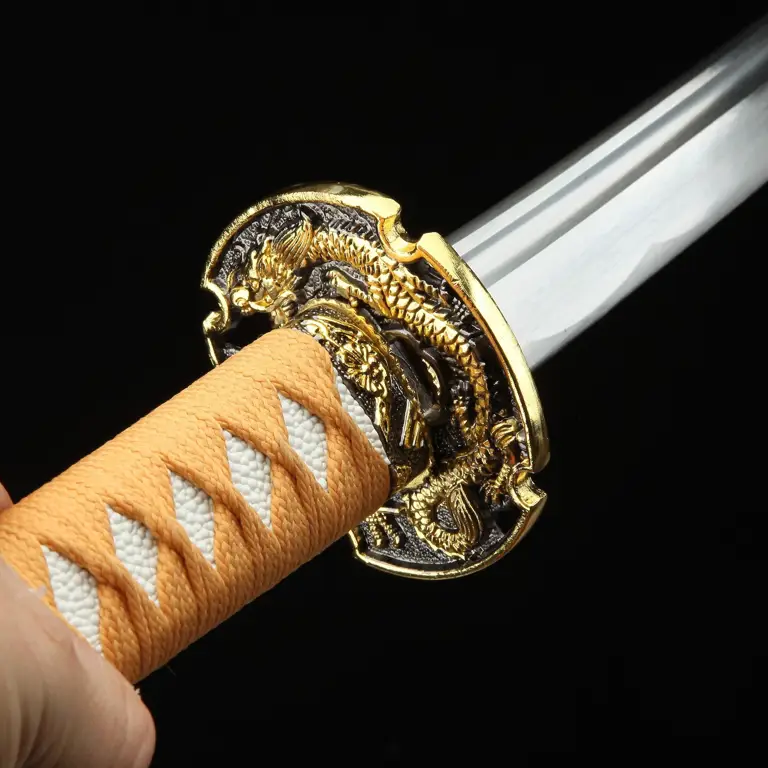 Pedang samurai dengan detail ornamen yang indah