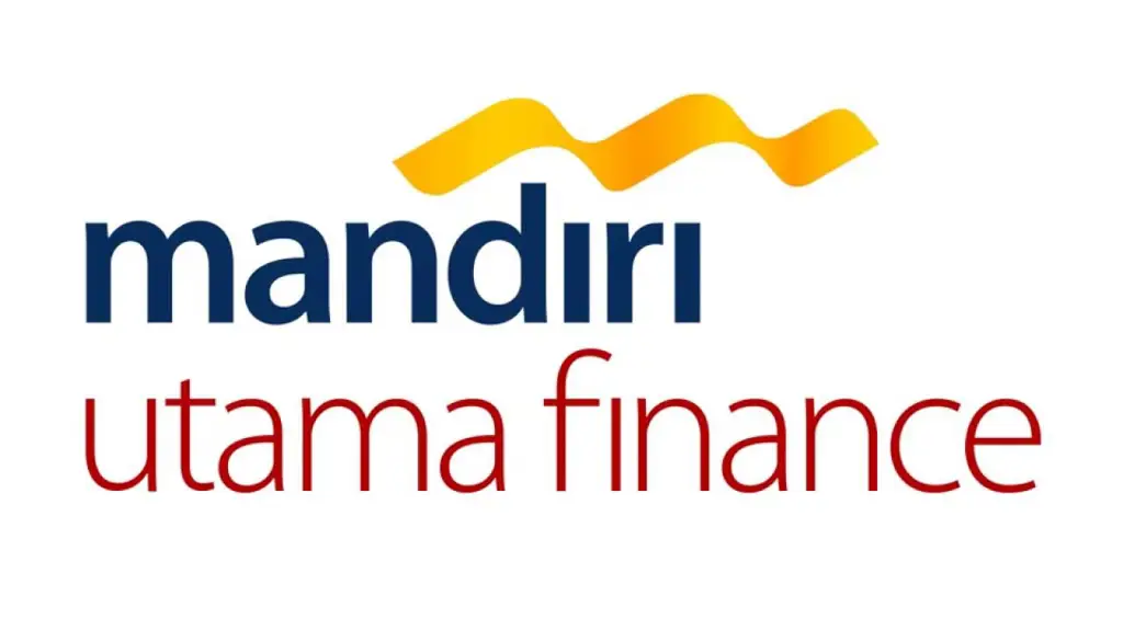 Gambar pelanggan yang bahagia bersama staf Mandiri Utama Finance