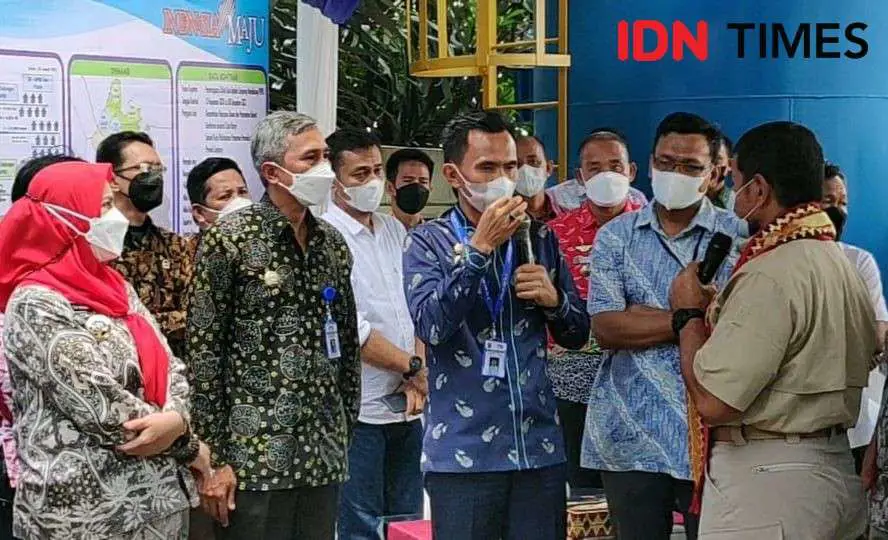 Gambar petugas pelayanan pelanggan PDAM Bandar Lampung