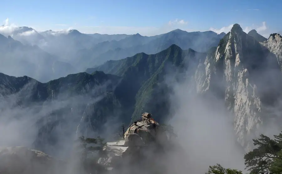 Pemandangan Gunung Hua yang indah.