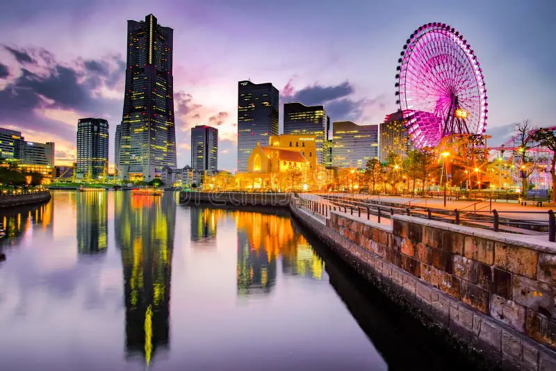 Gambar pemandangan kota Yokohama di malam hari