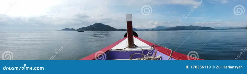 Perjalanan naik perahu menuju Pulau Pahawang