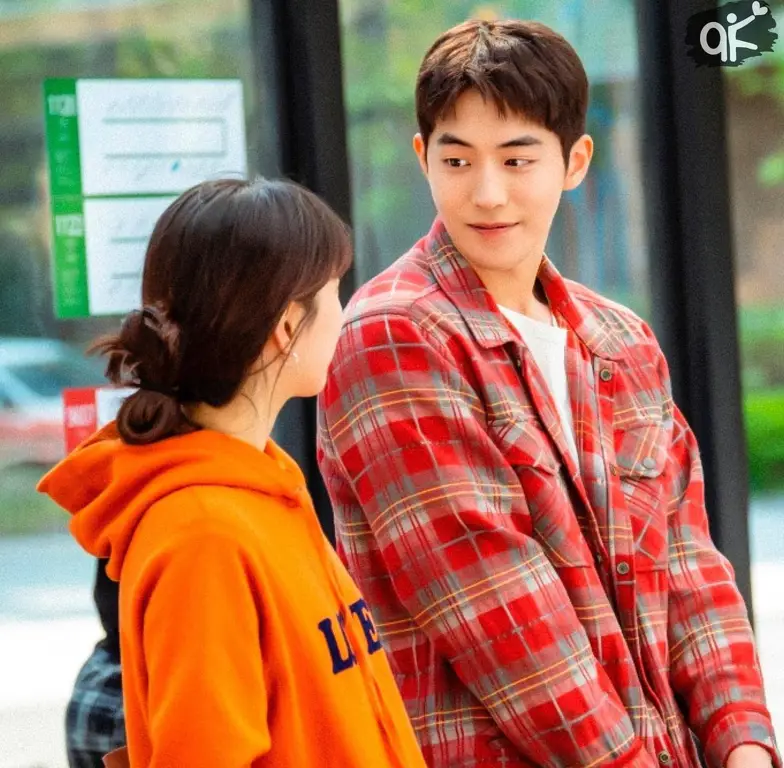 Foto Bae Suzy dan Nam Joo Hyuk dalam drama Start Up