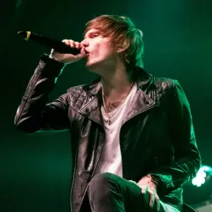 Penampilan Asking Alexandria secara langsung