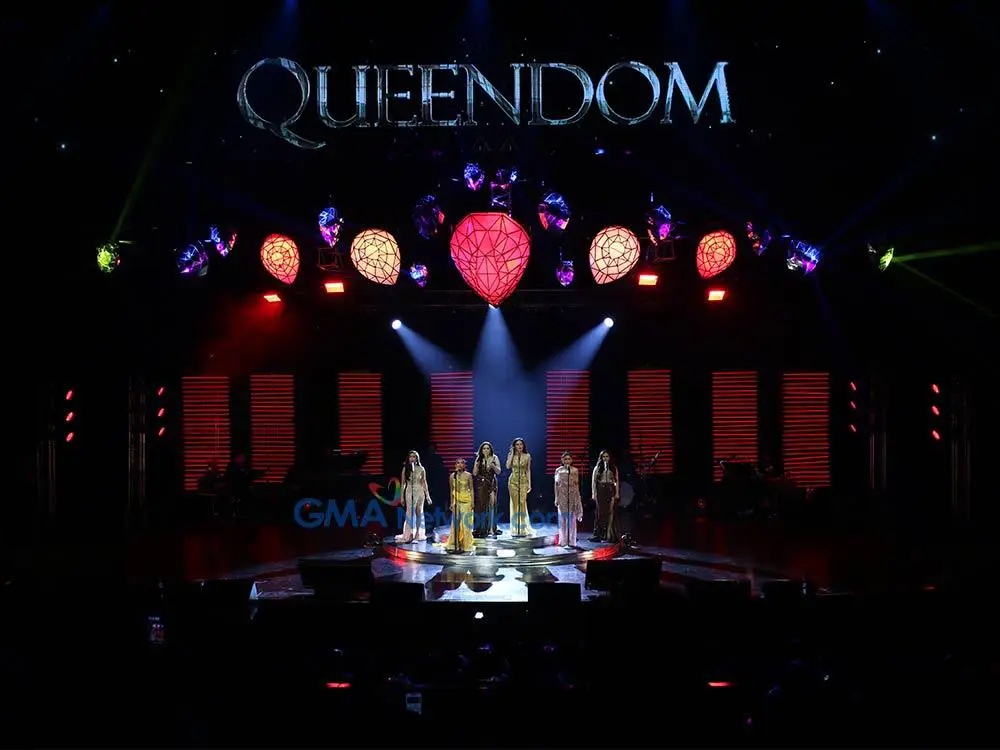 Gambar penampilan girl group di Queendom