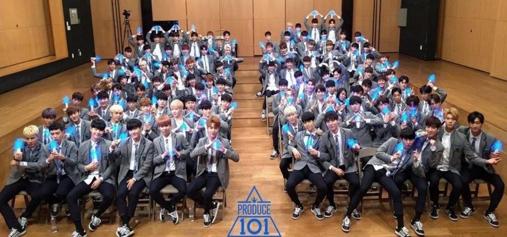 Foto penampilan para trainee Produce 101 Season 1 di episode 6