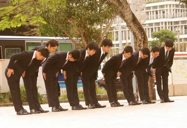 Gambar yang mewakili budaya hormat di Jepang