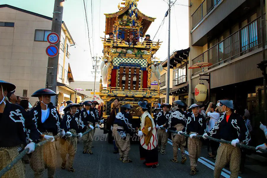 Festival panen di sebuah desa Jepang