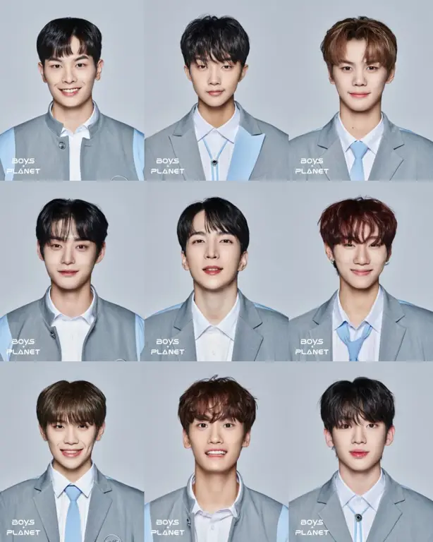 Foto para trainee Boys Planet berinteraksi satu sama lain