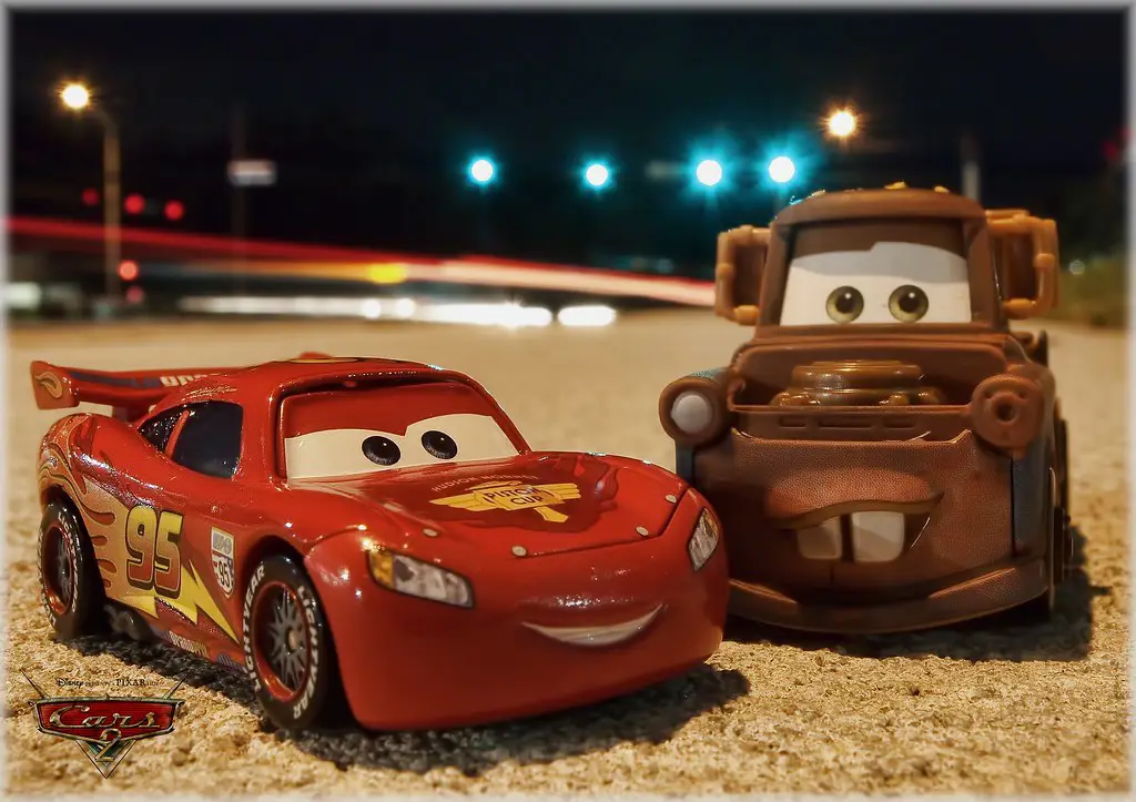 Lightning McQueen dan Mater dalam Cars 3