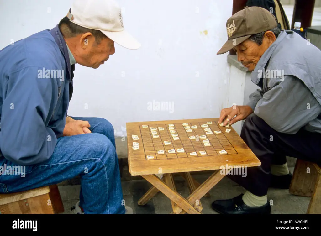 Adegan permainan Shogi antara Ayumu dan Yotsuya