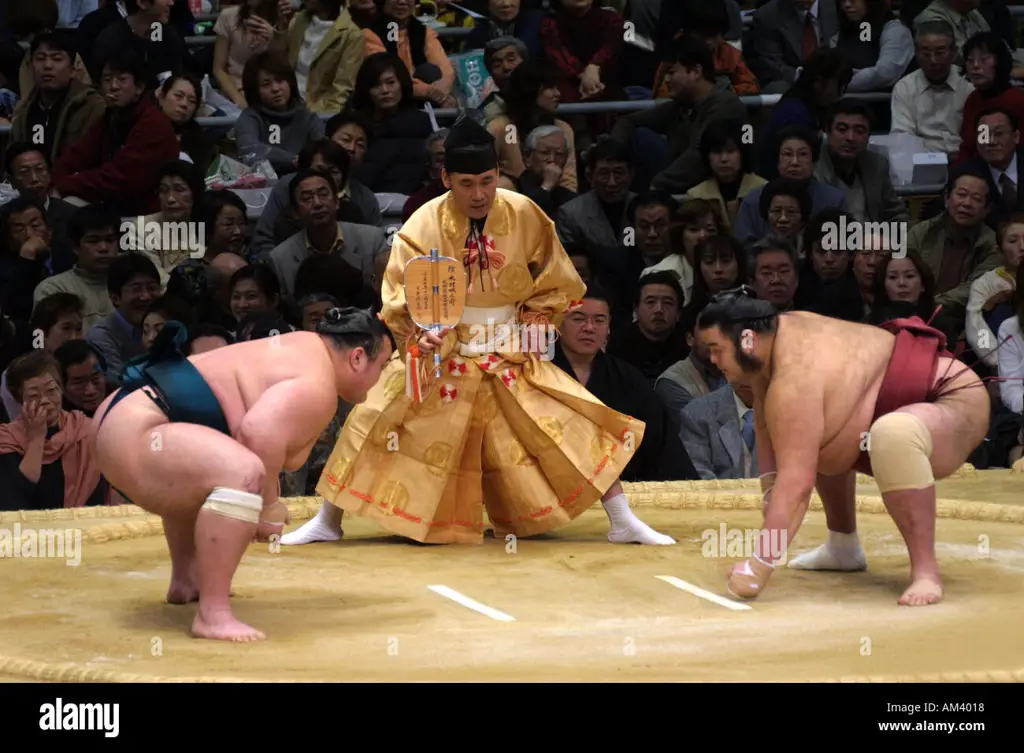 Gambar pertandingan gulat sumo