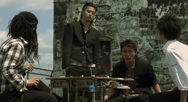 Adegan perkelahian yang menegangkan dalam film Crows Zero