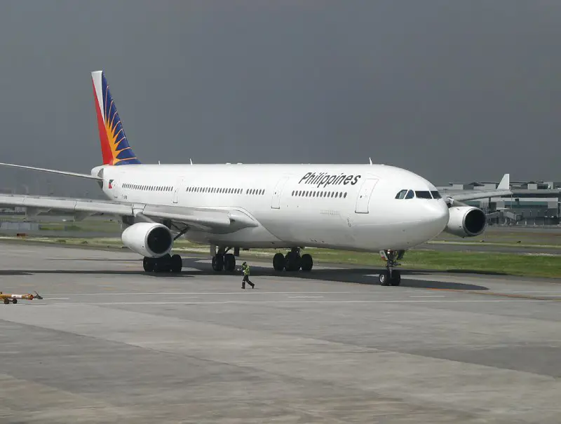 Pesawat Philippine Airlines di Bandara NAIA