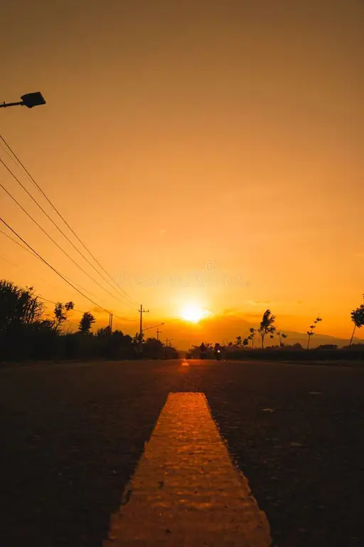 Pemandangan Matahari Terbenam di Bandar Kidul Kediri