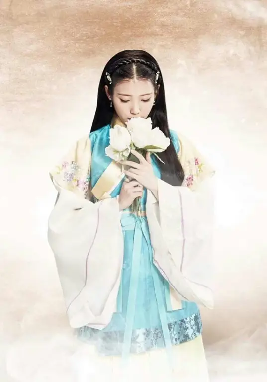 Foto IU sebagai Hae Soo di Moon Lovers