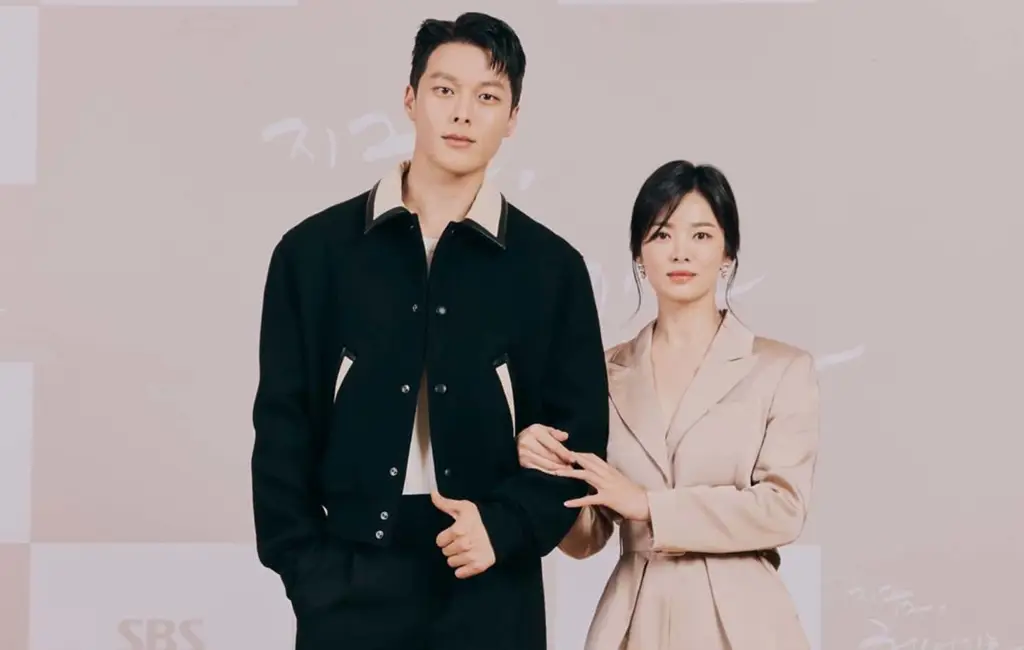 Potret Song Hye Kyo sebagai Young-eun dalam drama