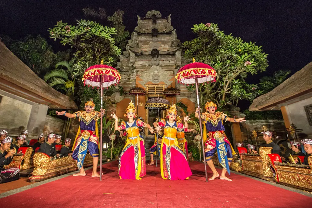 Tari tradisional Indonesia yang anggun dan menawan