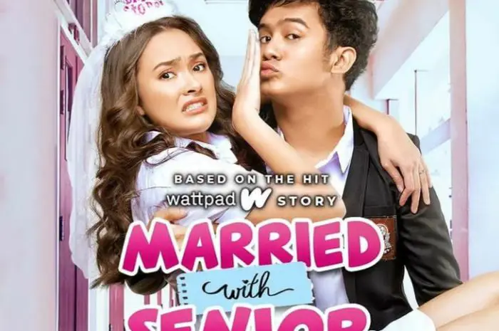 Poster drama Married With Senior