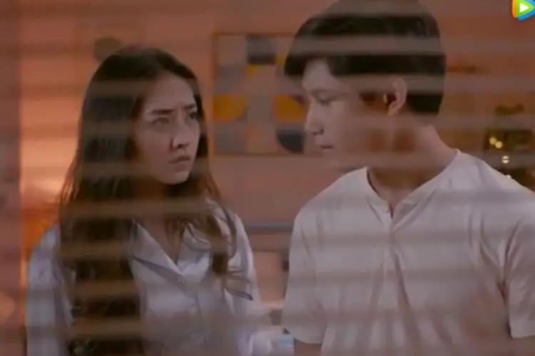 Screenshot adegan dari Little Mom episode 13