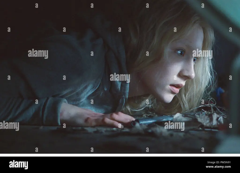 Saoirse Ronan sebagai Hanna dalam film Hanna (2011)