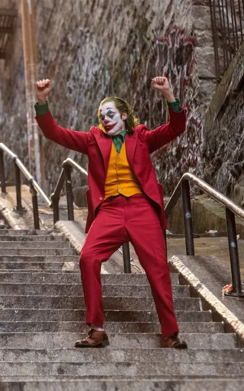 Joaquin Phoenix sebagai Joker