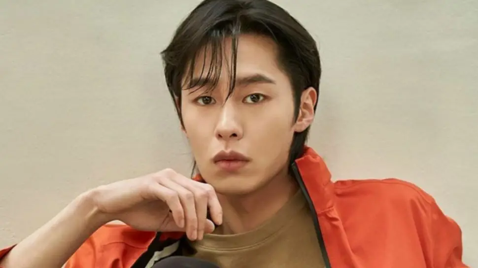 Lee Jehwan dalam sebuah adegan drama Korea