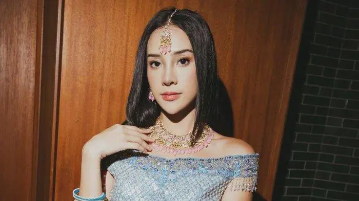 Foto Anya Geraldine sebagai Lidya dalam Layangan Putus