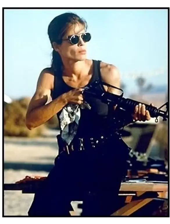 Linda Hamilton sebagai Sarah Connor